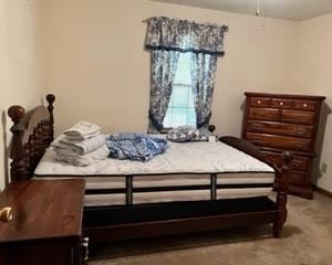 Queen bed (mattress if you want it) 89"L x 63.5"W x 46.5"H (w/ mattress)
