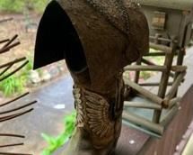 Cowboy boot birdhouse, tin roof - rusted! 