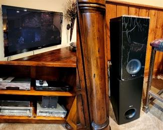 Lot 71 - Media Center Electronics Lot