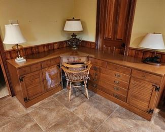 Lot 75 - Ethan Allen by Baumritter "Custom Room Plan" Furniture Set