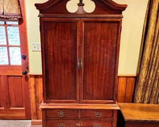 Lot 78 - TV Armoire + LG TV