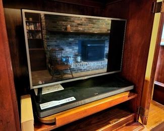 Lot 78 - TV Armoire + LG TV