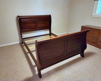 Lot 82 - Vaughan-Bassett Queen Sleigh Bed
