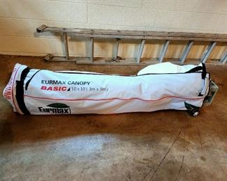Lot 85 - Eurmax Basic 10' x 10' Pop Up Canopy