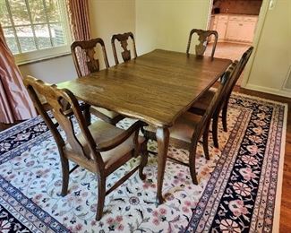 Lot 88 - Oak Dining Table & Chairs