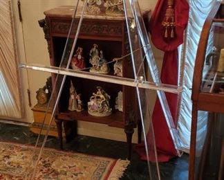 Lucite easel