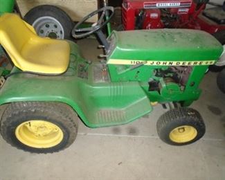 JD 110 LAWN TRACTOR