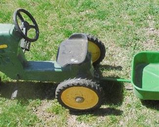 ERTLE JD 520 PEDDLE TRACTOR
