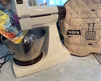 Sunbeam electric mixer with cover