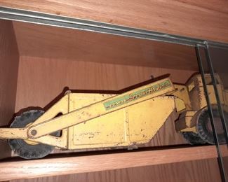 Vintage Lumar Scraper/Hauler Toy Truck