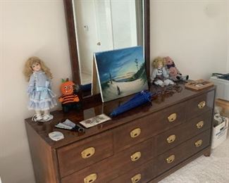 Another picture of Dresser
