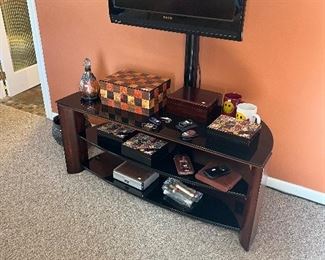 Nice TV stand. Will hold much larger TV