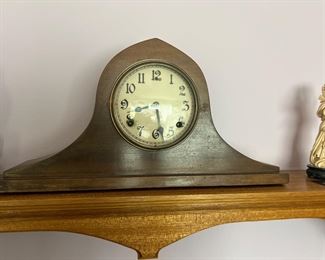 Mantel Clock Key Wind