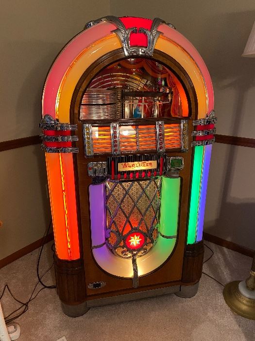 Gorgeous Wurlitzer Jukebox
