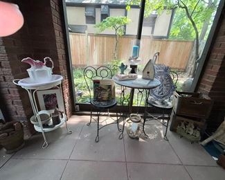 Sweet Ice Cream table and chairs/washstand