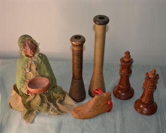 Queen and King Wooden Puzzle Chess Pieces, other assorted decorations