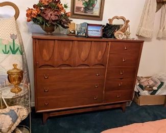 Mid century chest 