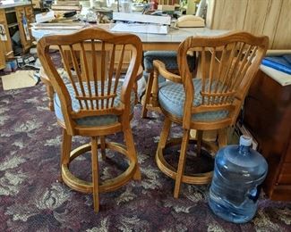4 barstools 