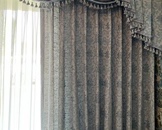 Drapery w Valance and Sheers