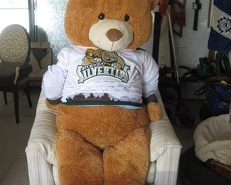 Garage: Silvertips Bear-Signed by Players