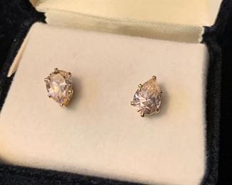 Stunning earrings. Jewelry