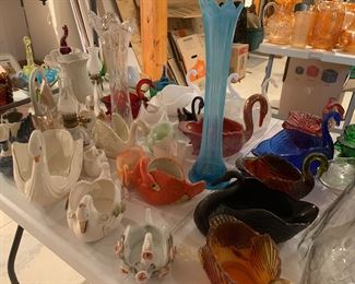 Fenton, vases, swans, vintage glassware