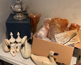 Carnival glass, elegant silver swan decor