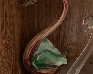 Stunning art glass swan