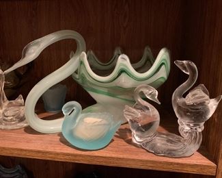 STUNNING green swirled mid century art glass swan