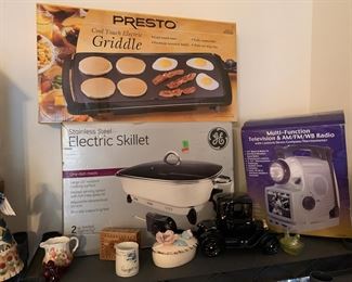 Kitchenware, griddle, skillet, tv radio combo