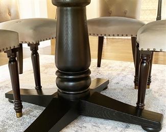 Z Gallerie 6 Chair Dining Table (Detail view)