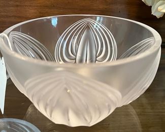 Beautiful bowl signed Lalique