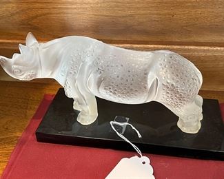 Spectacular Lalique Toba rhino on black base