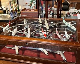 Metal toy airplanes