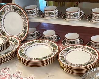 Beautiful Spode china Christmas rose pattern 45 pieces