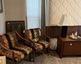 Med century Moden pair of chairs