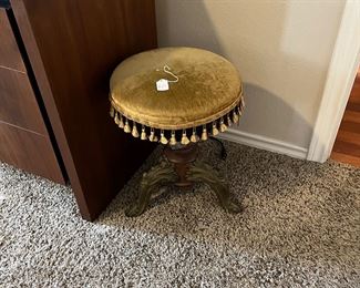 Piano stool