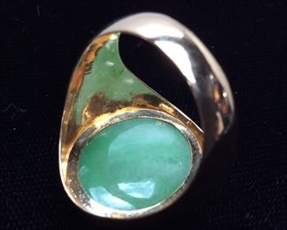 14KT GOLD & JADEITE RING, 6.1g, SIZE 8 1/4