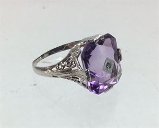 10kt GOLD AMETHYST & DIAMOND RING, 2.8g, SIZE 6,