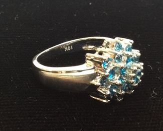 10kt GOLD & BLUE TOPAZ CLUSTER, 4.7g,  SIZE 7 1/2