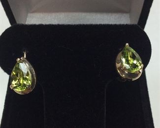14KT GOLD & PERIDOT EARRINGS, 2ct