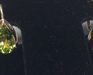 14KT GOLD & PERIDOT EARRINGS, 2ct