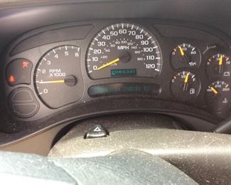 2005 CHEVROLET SUBURBAN 1500, GOOD RUNNING CONDITION, CLEAN INTERIOR, 5.3L ENGINE, CLEAN TITLE, 285,776 MILES,