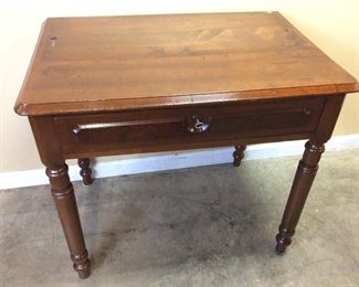 ANTIQUE SINGLE DRAWER WRITING DESK