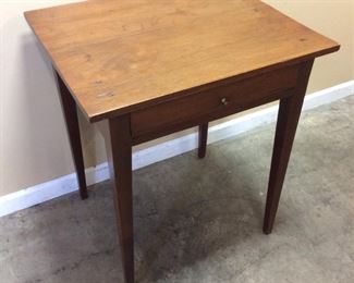 VTG. SINGLE DRAWER SIDE TABLE
