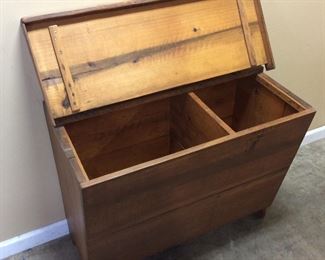 VTG. WOODEN BLANKET CHEST