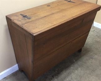 VTG. WOODEN BLANKET CHEST
