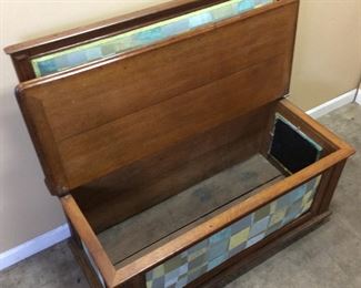 VTG. HAND CRAFTED LIFT TOP STORAGE BENCH