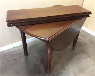 DROP LEAF DINING TABLE W LEAFS