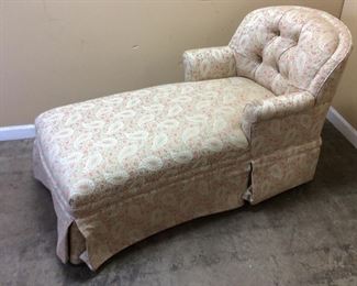 VTG. TUFTED BACK CHAISE LOUNGE